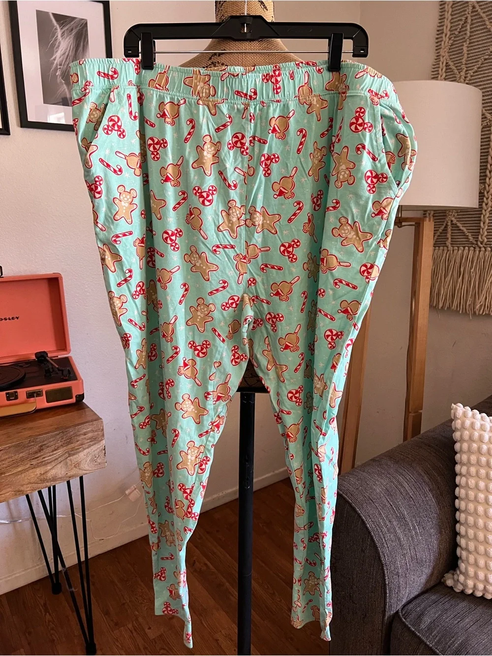 Disney Parks Women's 1X Pajama Pants Mickey Mouse Gingerbread Holiday Treats EUC - Picture 7 of 11
